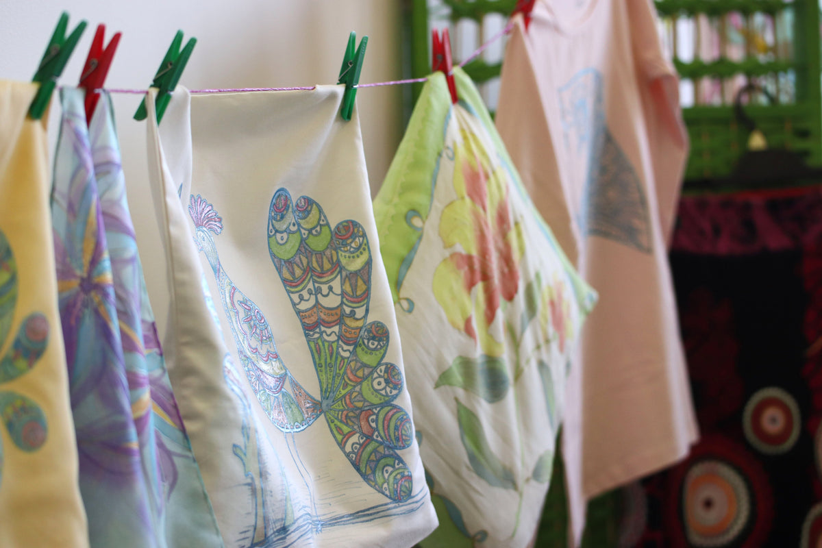 Painting on Silk Can Work Wonders, See for Yourself