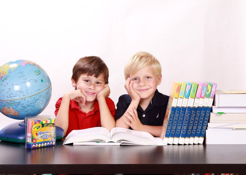 Hurra, die Schule geht los! Künstlerbedarf für Groß und Klein