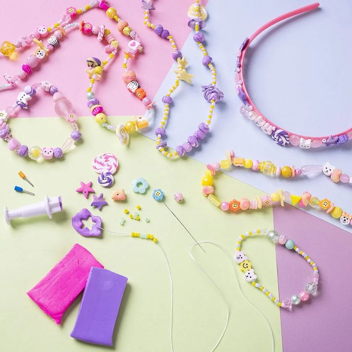 Plastic Beads, Assorted Colors, 900+ pcs — image 4